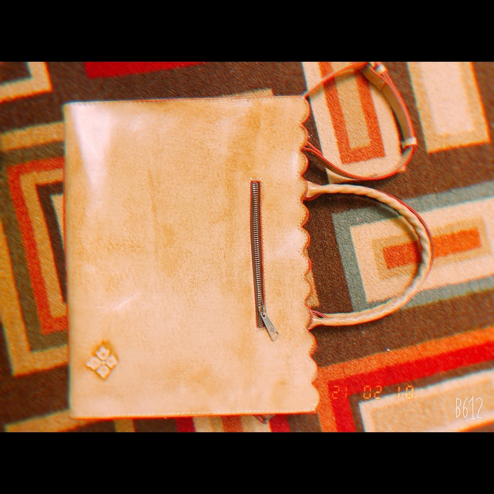 Beautiful Patricia Nash purse and wallet - Picture 4 of 16
